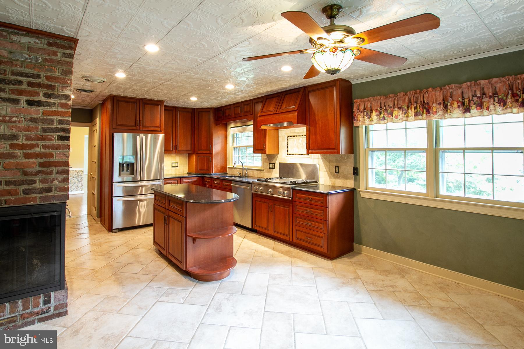 LAKE BARCROFT - Residential Lease