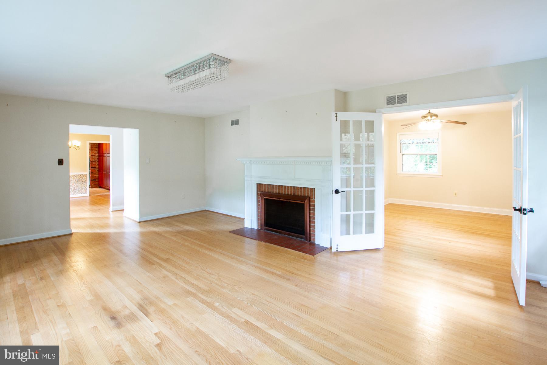 LAKE BARCROFT - Residential Lease