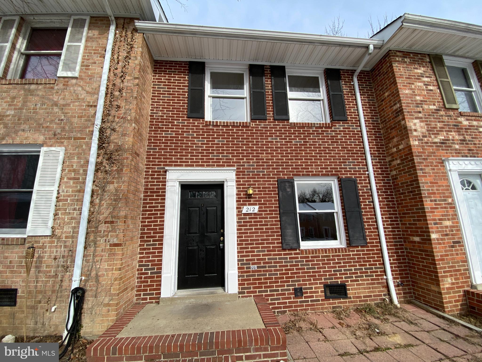 OLDE GREENWICH - Residential Lease