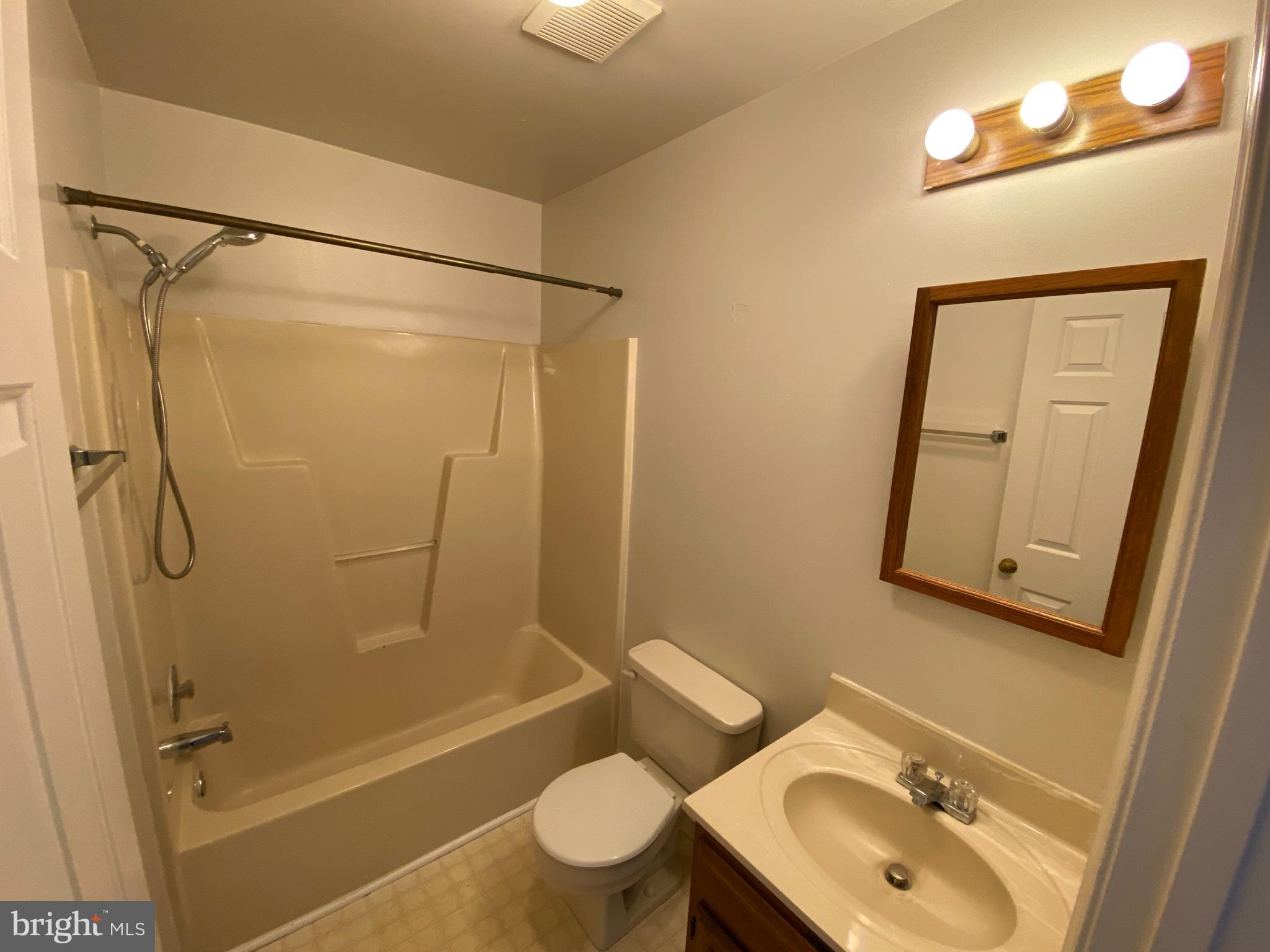 OLDE GREENWICH - Residential Lease