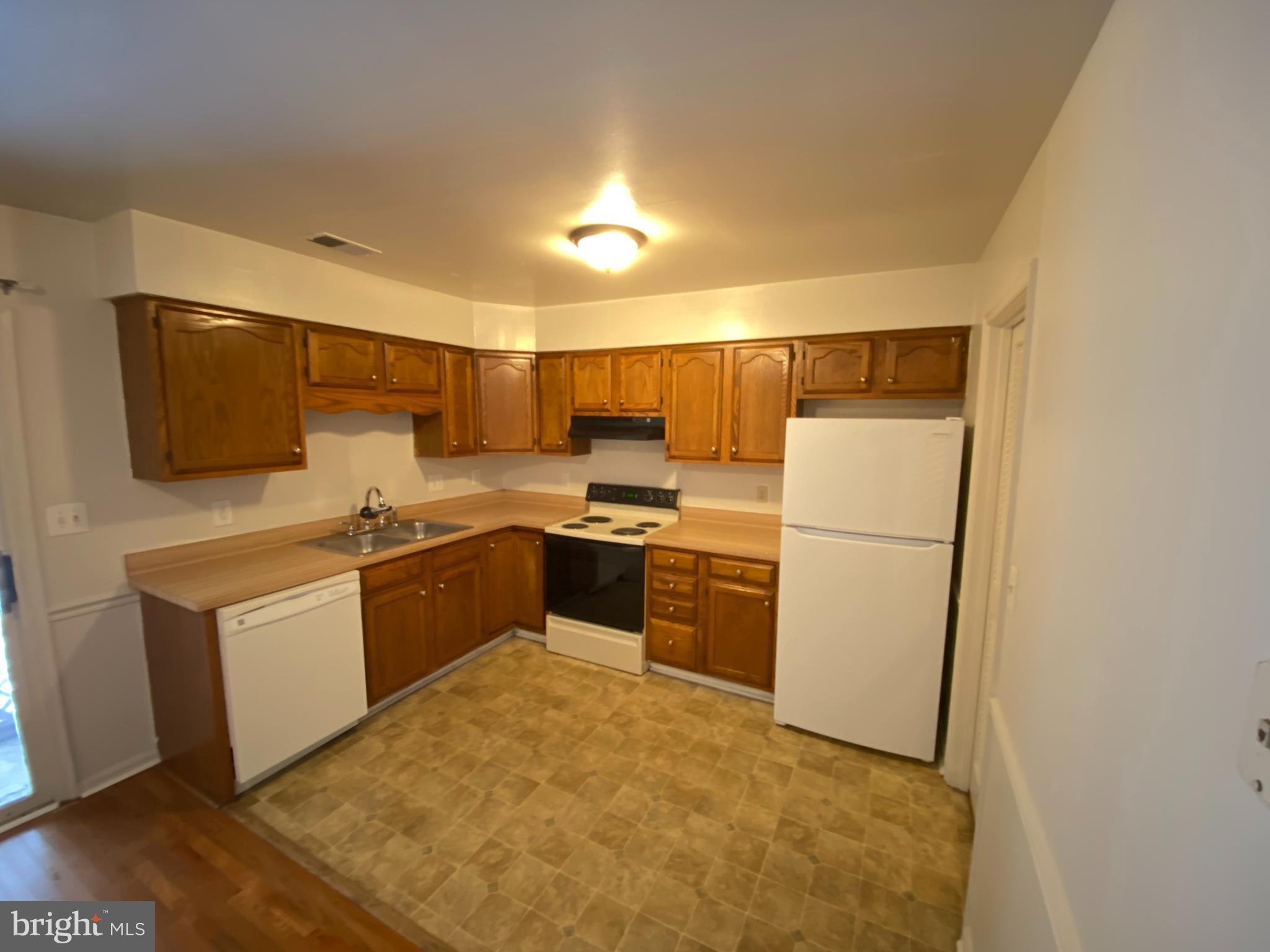 OLDE GREENWICH - Residential Lease