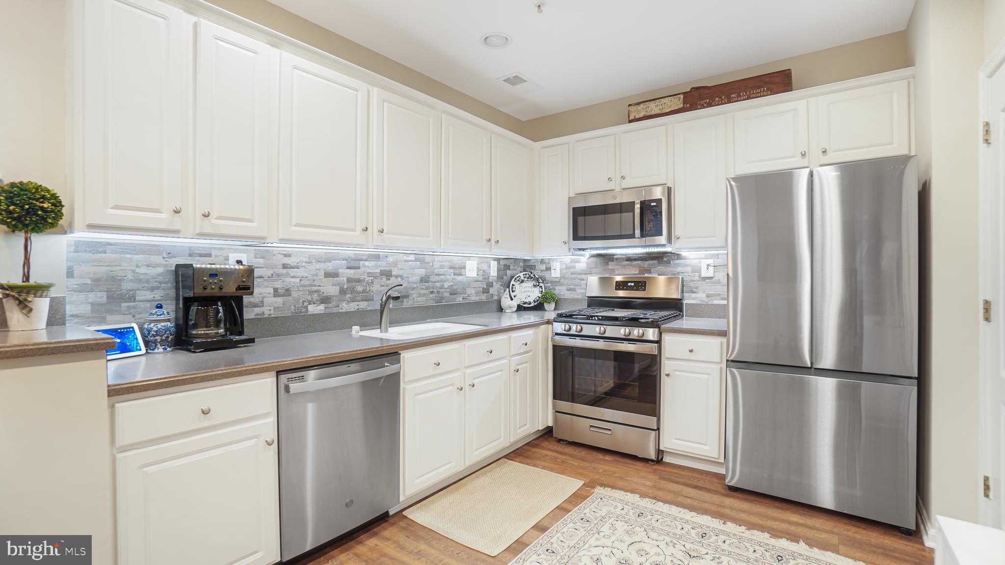 CHESAPEAKE HARBOUR - Residential