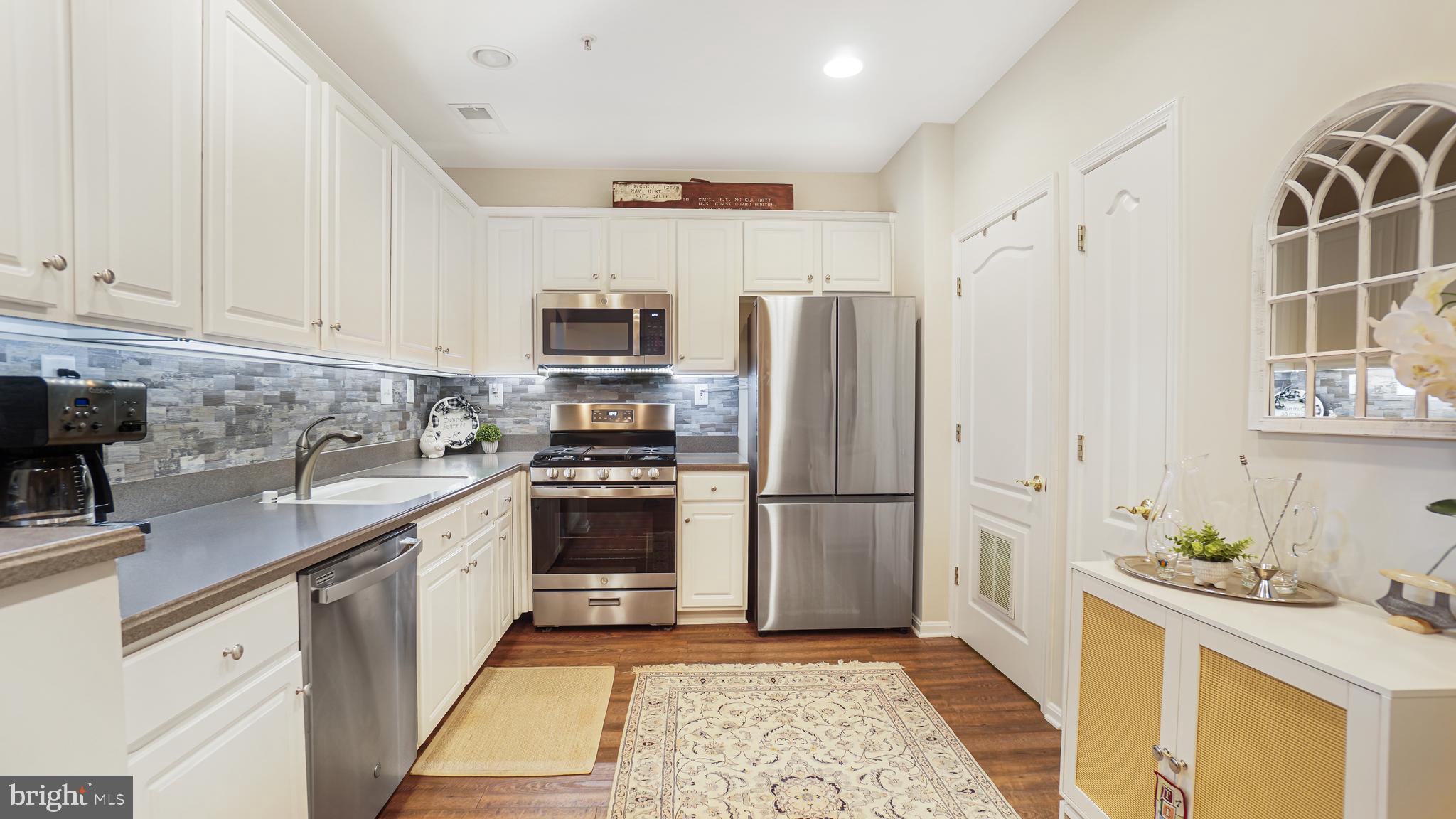 CHESAPEAKE HARBOUR - Residential