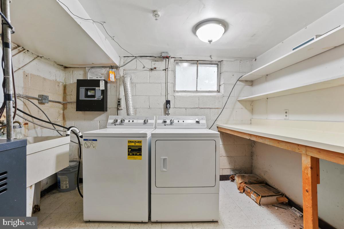 ROCK CREEK MANOR - Residential