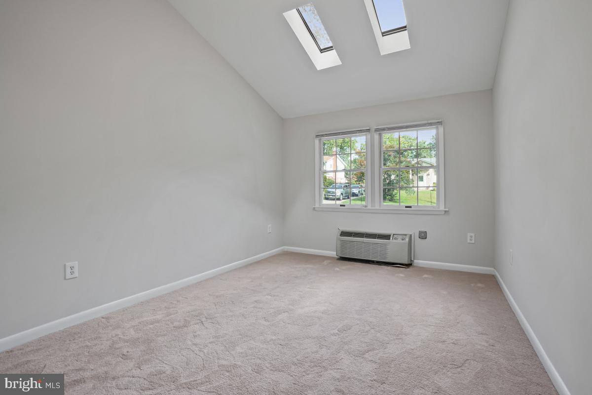 ROCK CREEK MANOR - Residential