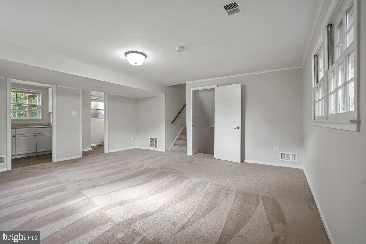 ROCK CREEK MANOR - Residential