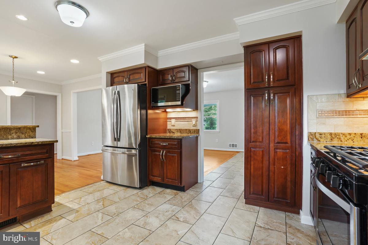 ROCK CREEK MANOR - Residential