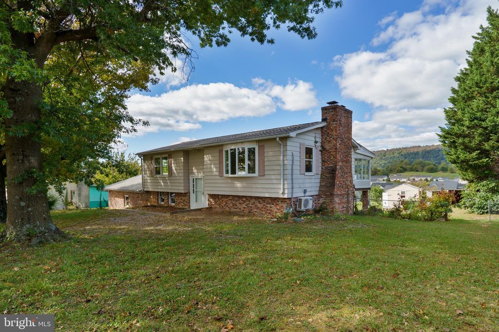 Photo of 481 Ridge Road S, MARTINSBURG, WV 25403 (MLS # WVBE2045016)