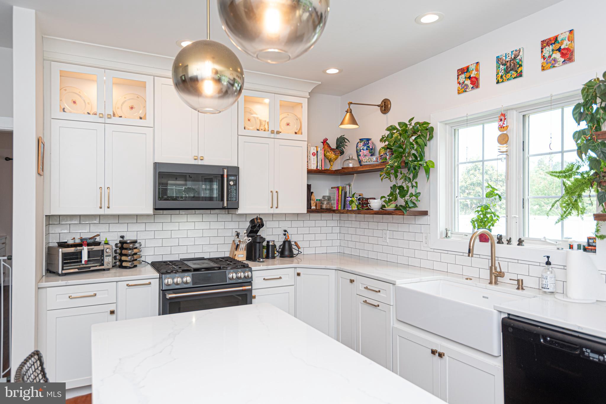 HENRYS MILL - Residential