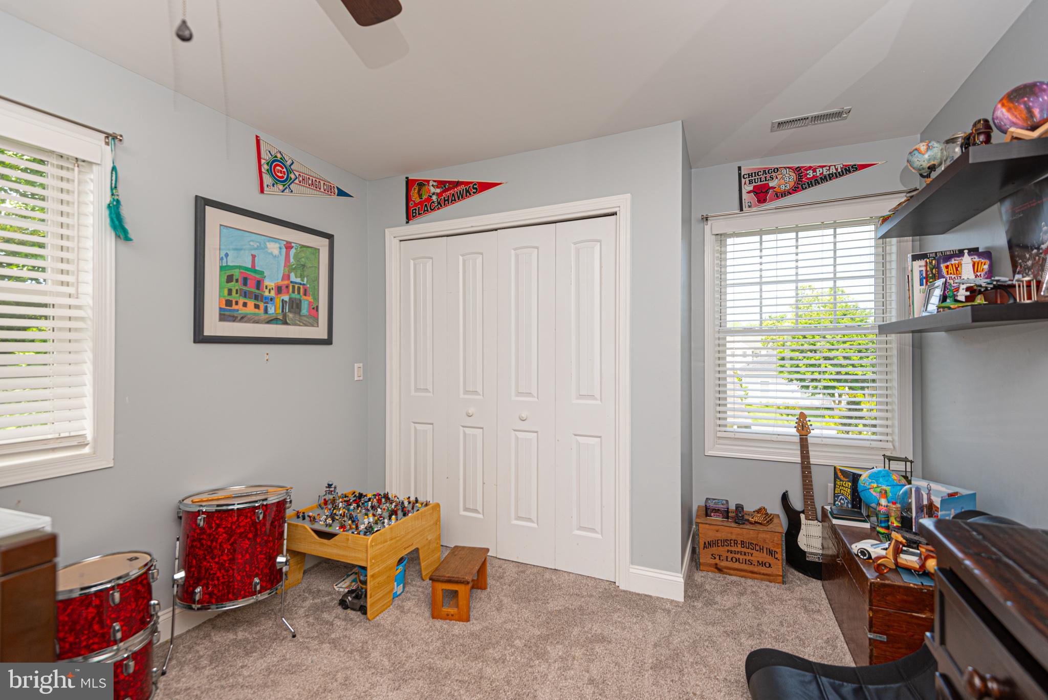 HENRYS MILL - Residential