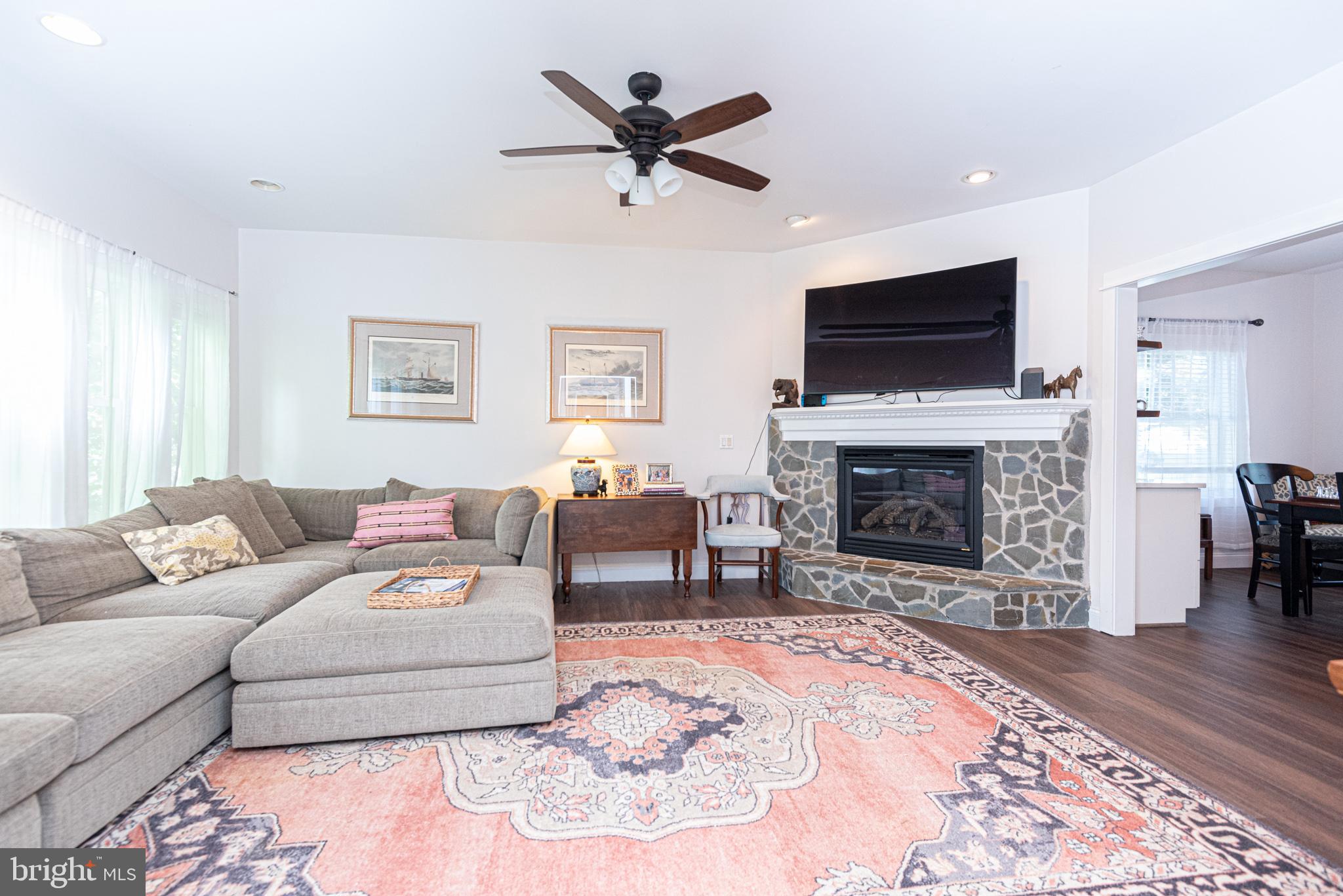 HENRYS MILL - Residential