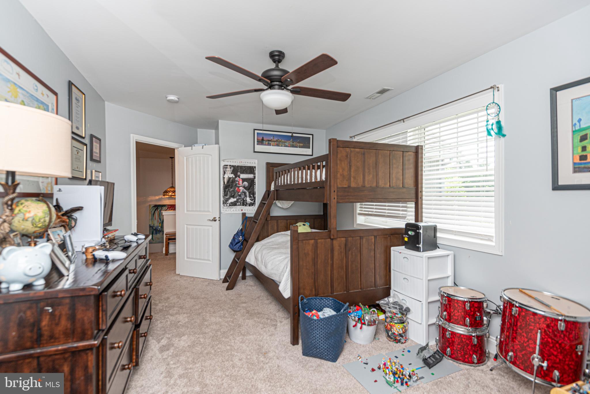 HENRYS MILL - Residential