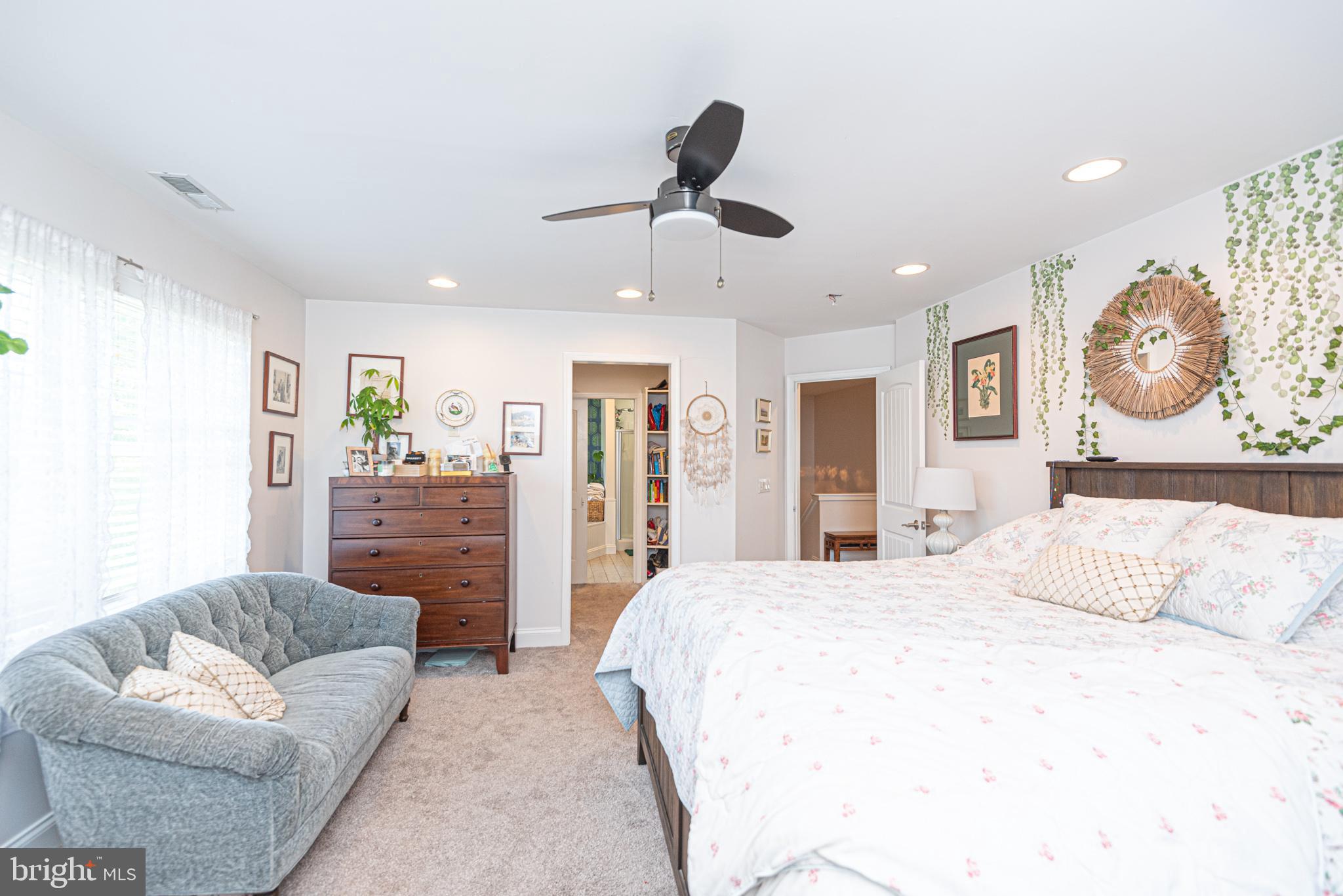 HENRYS MILL - Residential