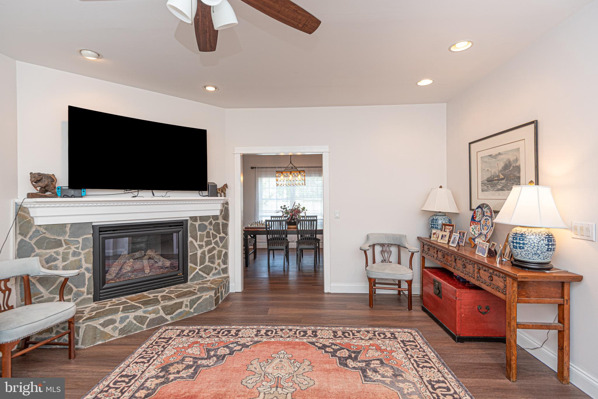 HENRYS MILL - Residential