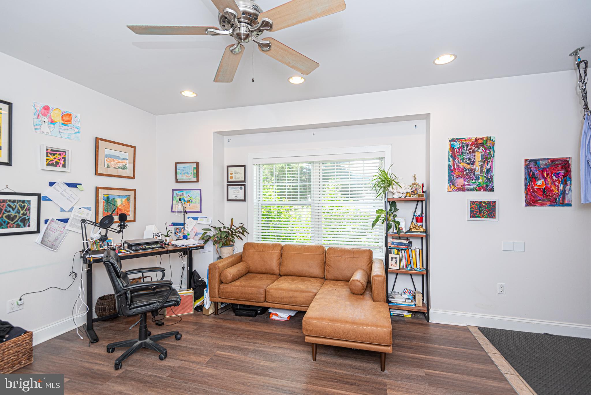 HENRYS MILL - Residential