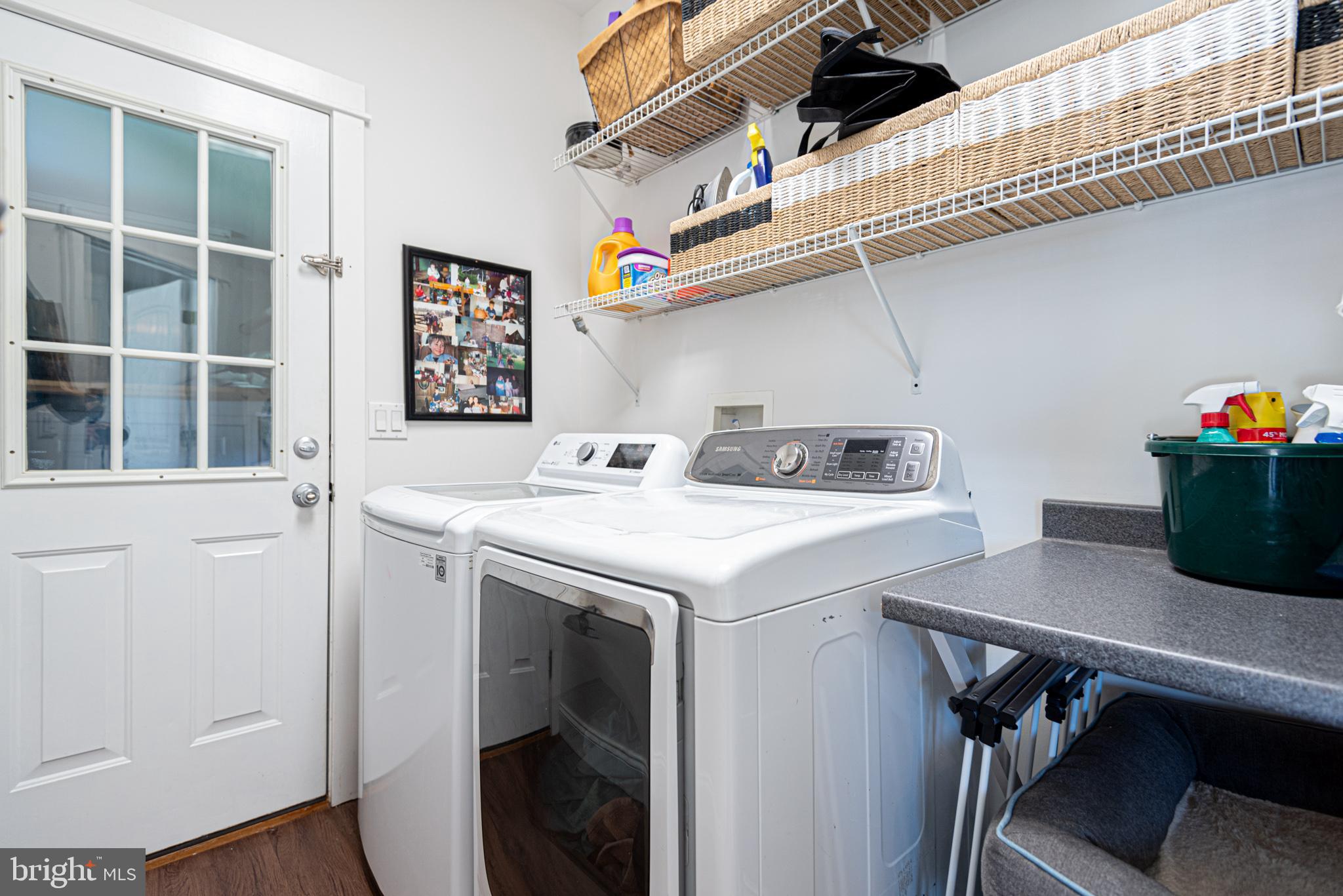 HENRYS MILL - Residential