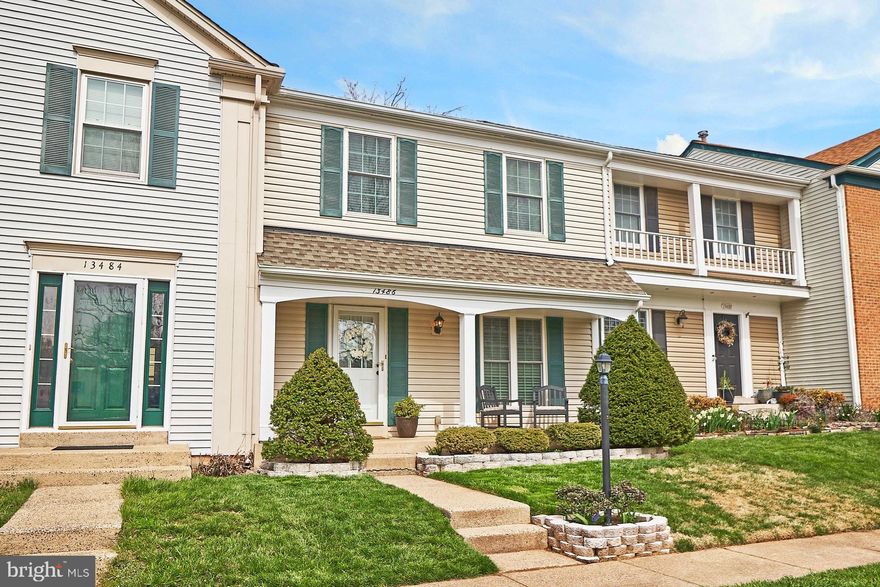 Gorgeous town home in sought after Franklin Farm Community with a charming front porch. Hardwood floors on main level. Beautiful fully remodeled kitchen with granite counter tops, island with a wine rack and slate appliances. Upper level offers newer carpet, three bedrooms and two updated full bathrooms. Cozy lower level includes a fully finished basement with a wood burning fireplace, laundry, and separate office space with rough-in plumbing. Spacious deck off of dining area overlooks a new fence and shed. Franklin Farm features two community pools, ponds, playgrounds, basketball courts, tennis courts, volleyball courts and walking paths throughout. This home feeds into Oak Hill Elementary, Franklin Middle and Chantilly High School.