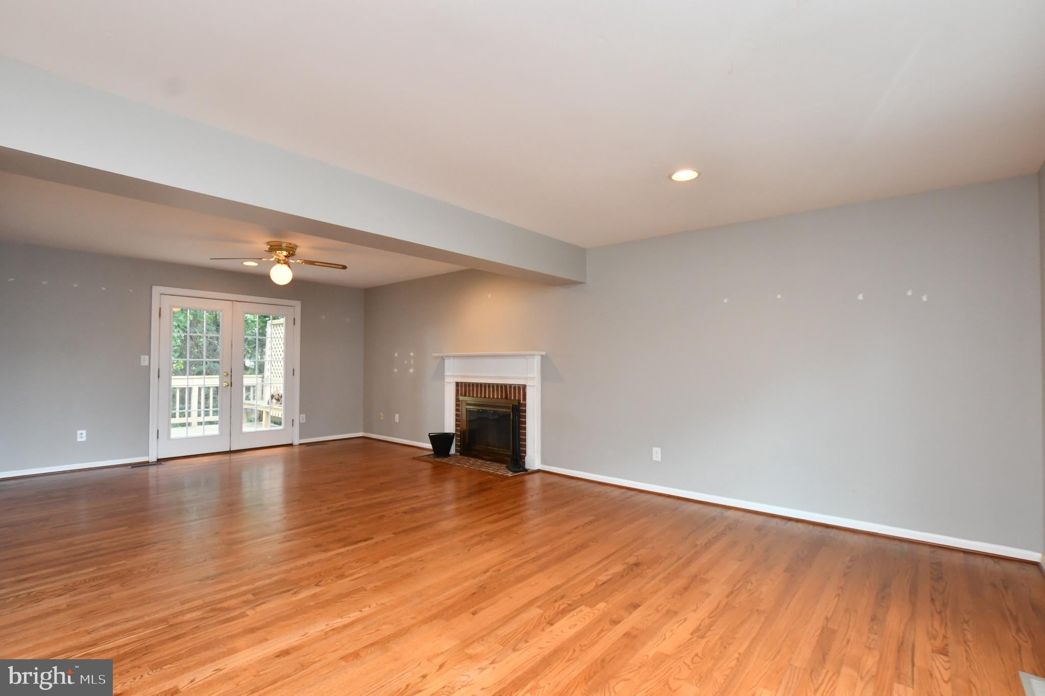 350 COPPERFIELD LANE