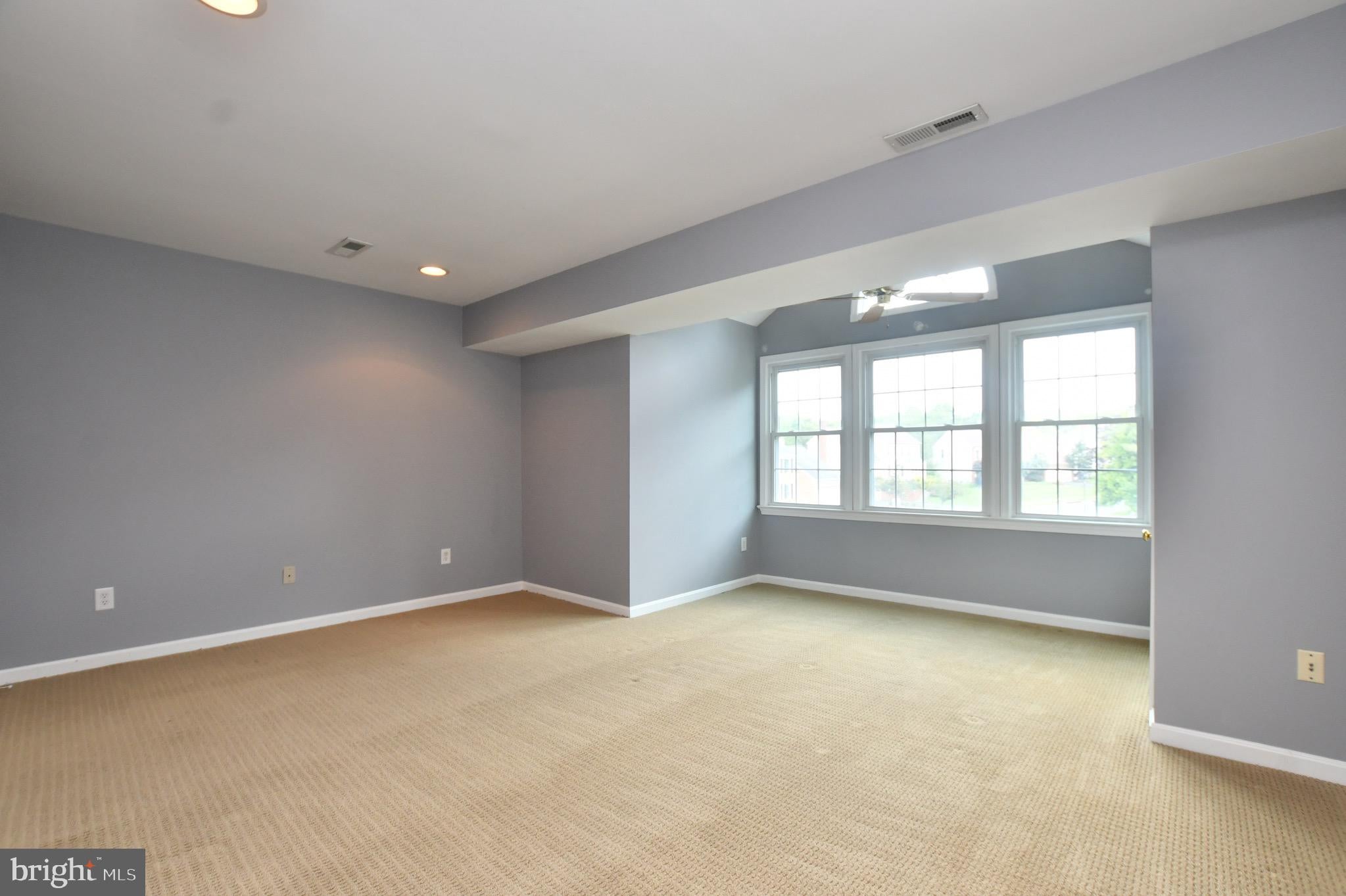 350 COPPERFIELD LANE