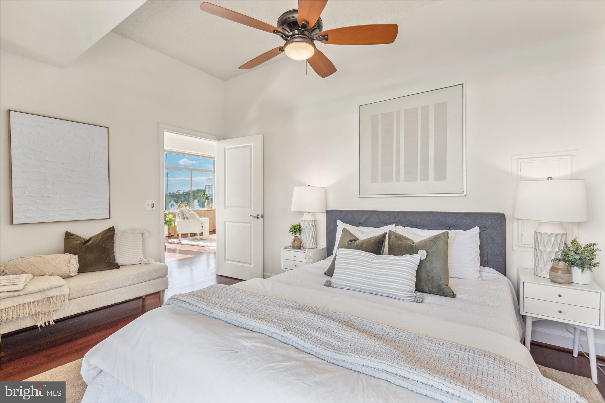 CRYSTAL CITY - Residential