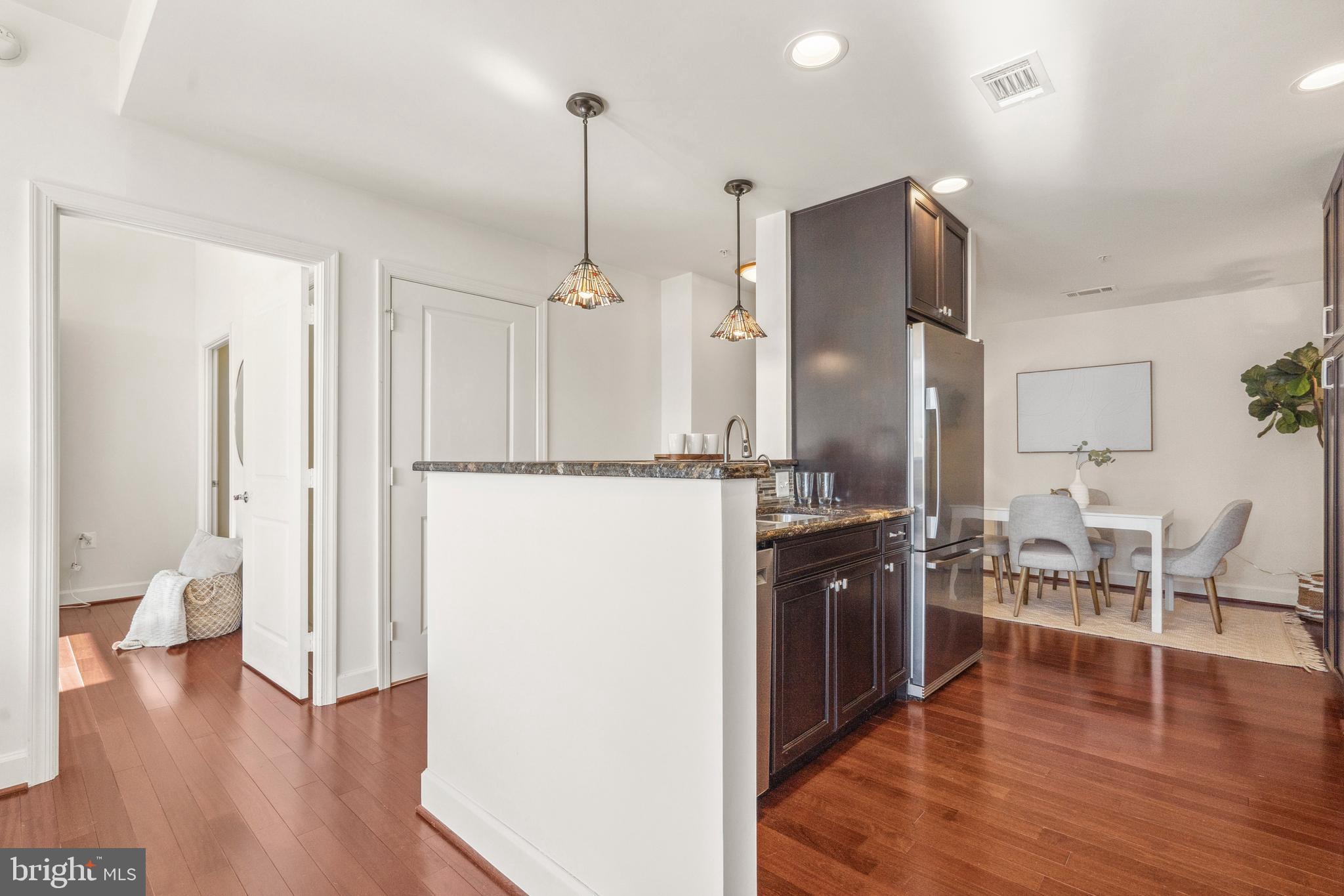 CRYSTAL CITY - Residential