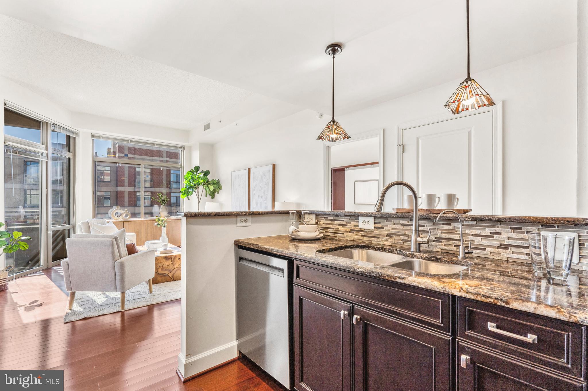 CRYSTAL CITY - Residential