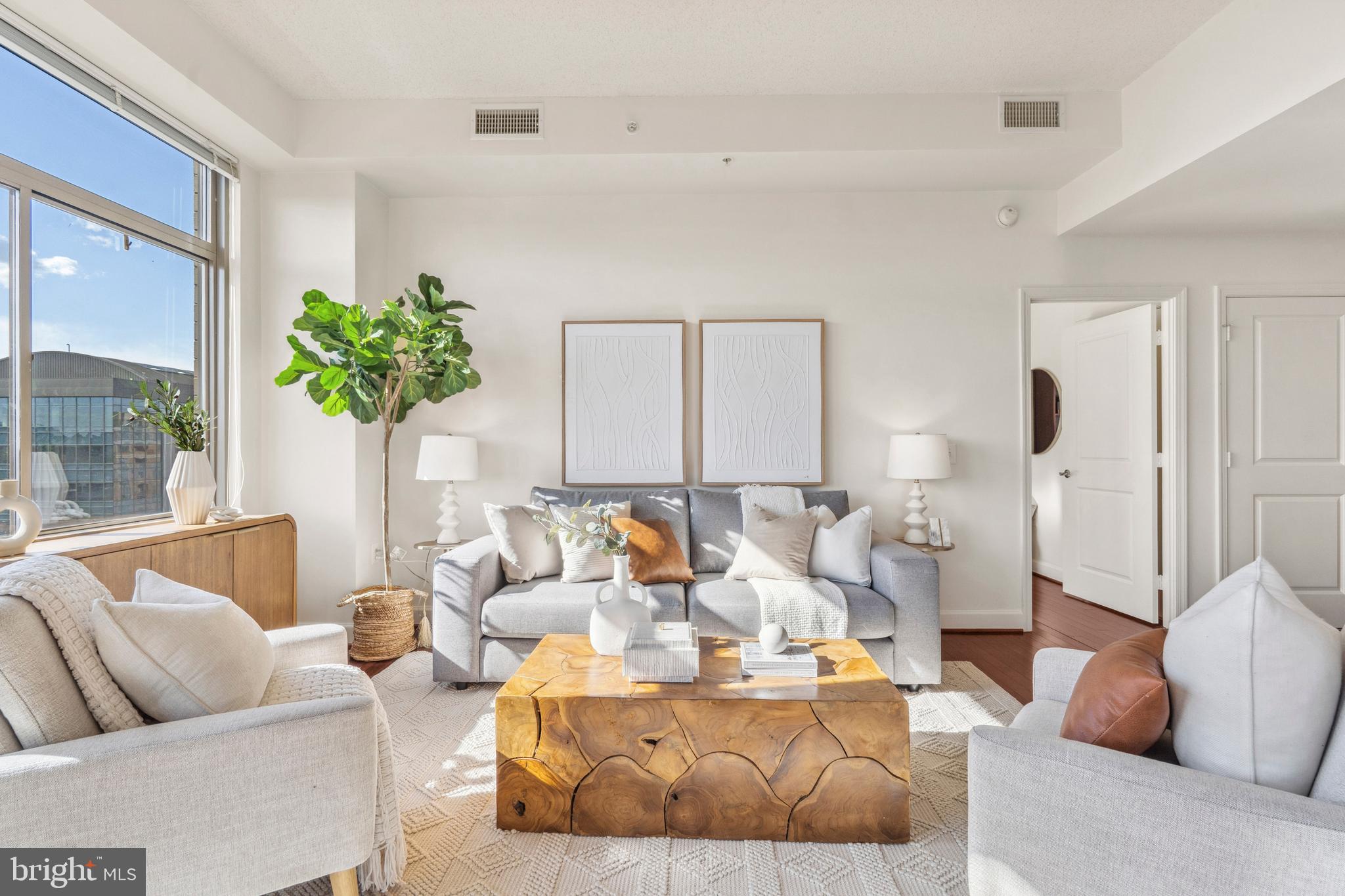 CRYSTAL CITY - Residential