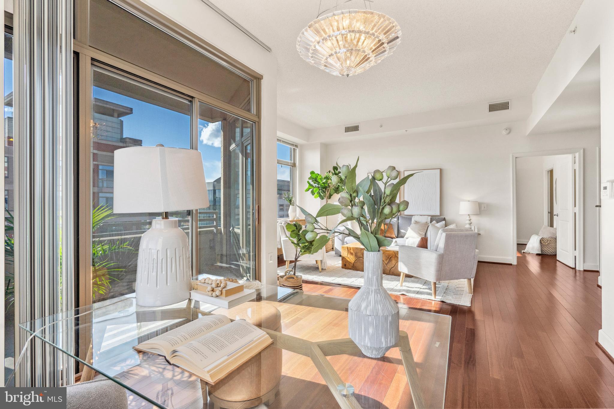 CRYSTAL CITY - Residential