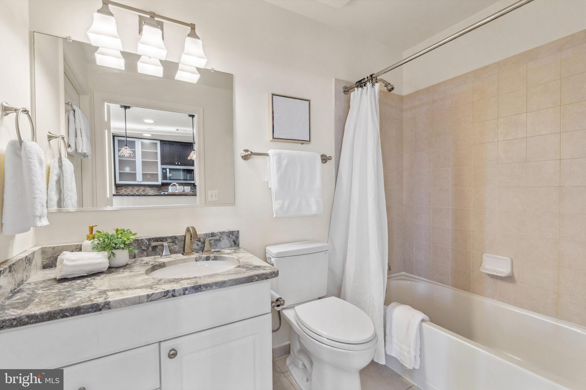 CRYSTAL CITY - Residential