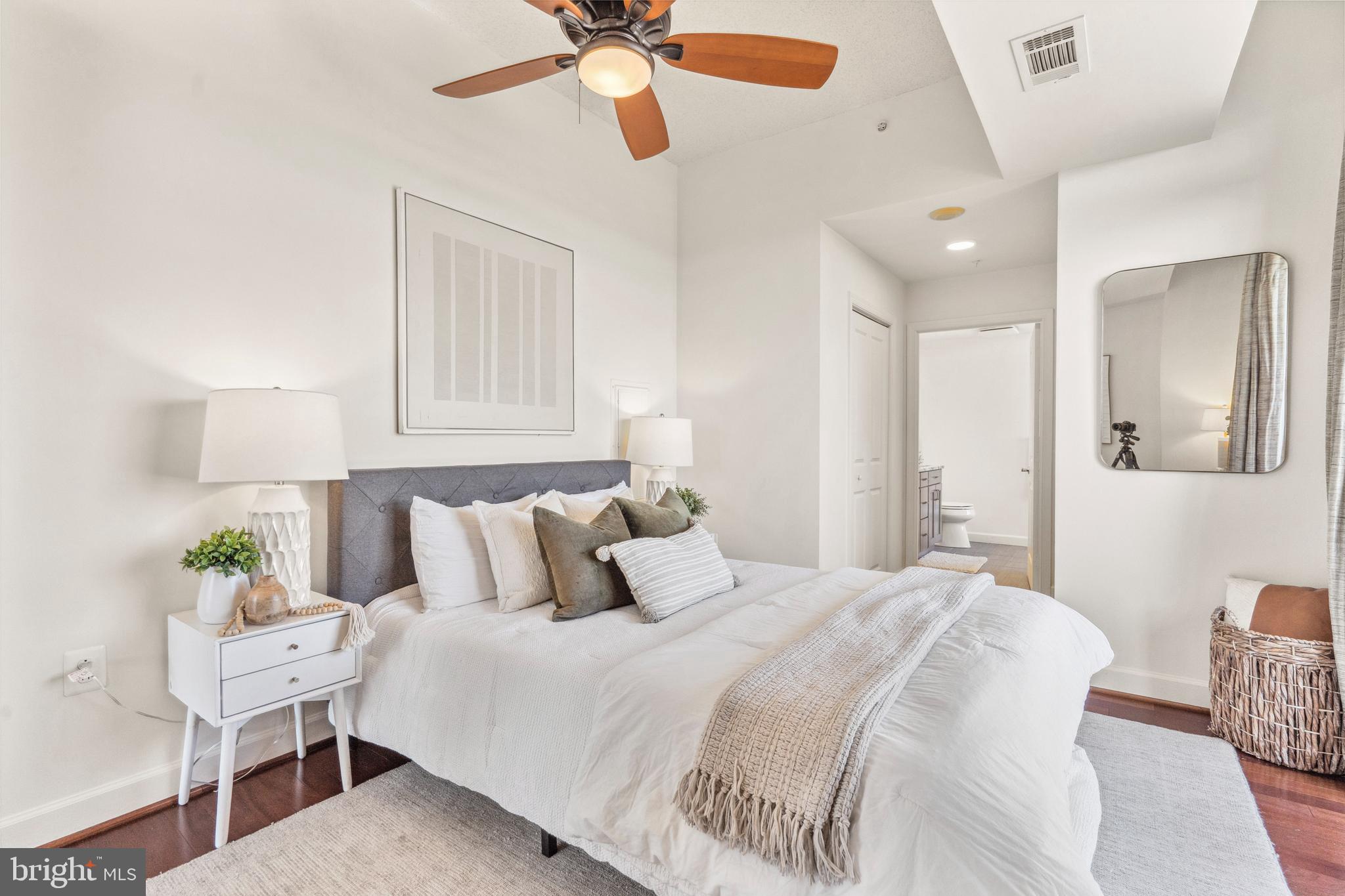 CRYSTAL CITY - Residential