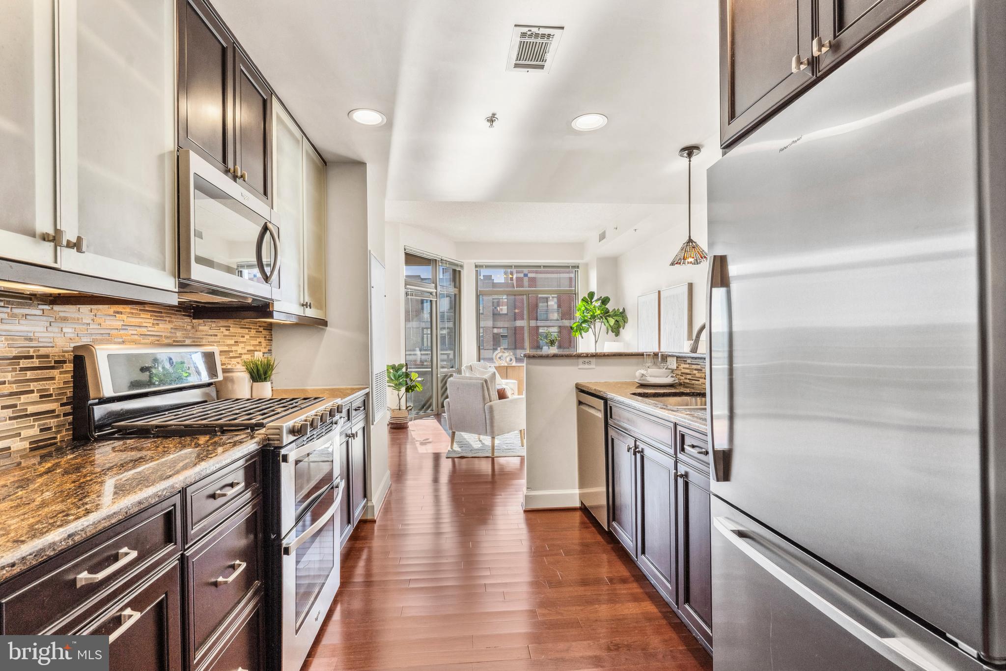 CRYSTAL CITY - Residential