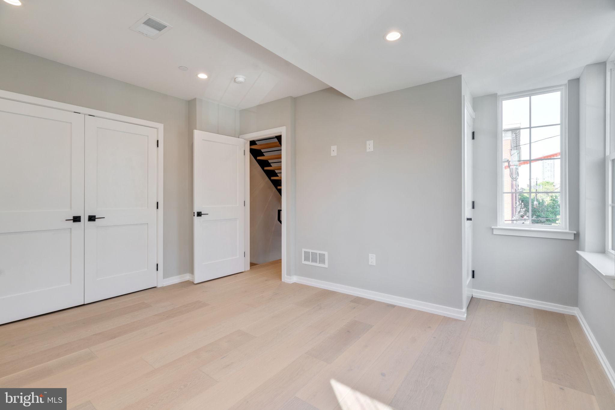 GRADUATE HOSPITAL - Residential