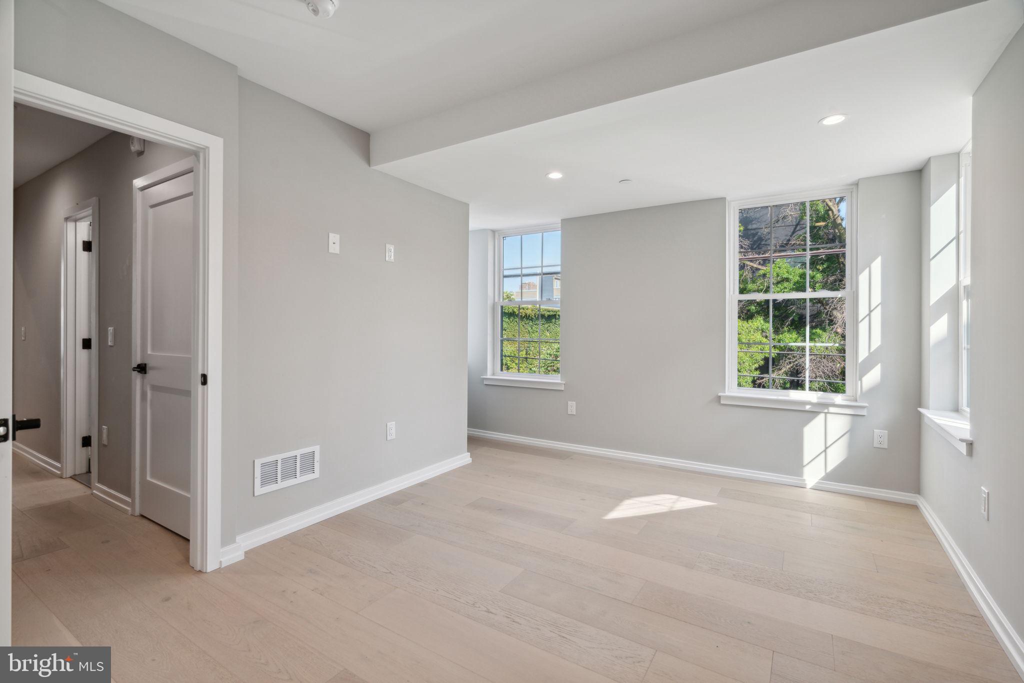 GRADUATE HOSPITAL - Residential