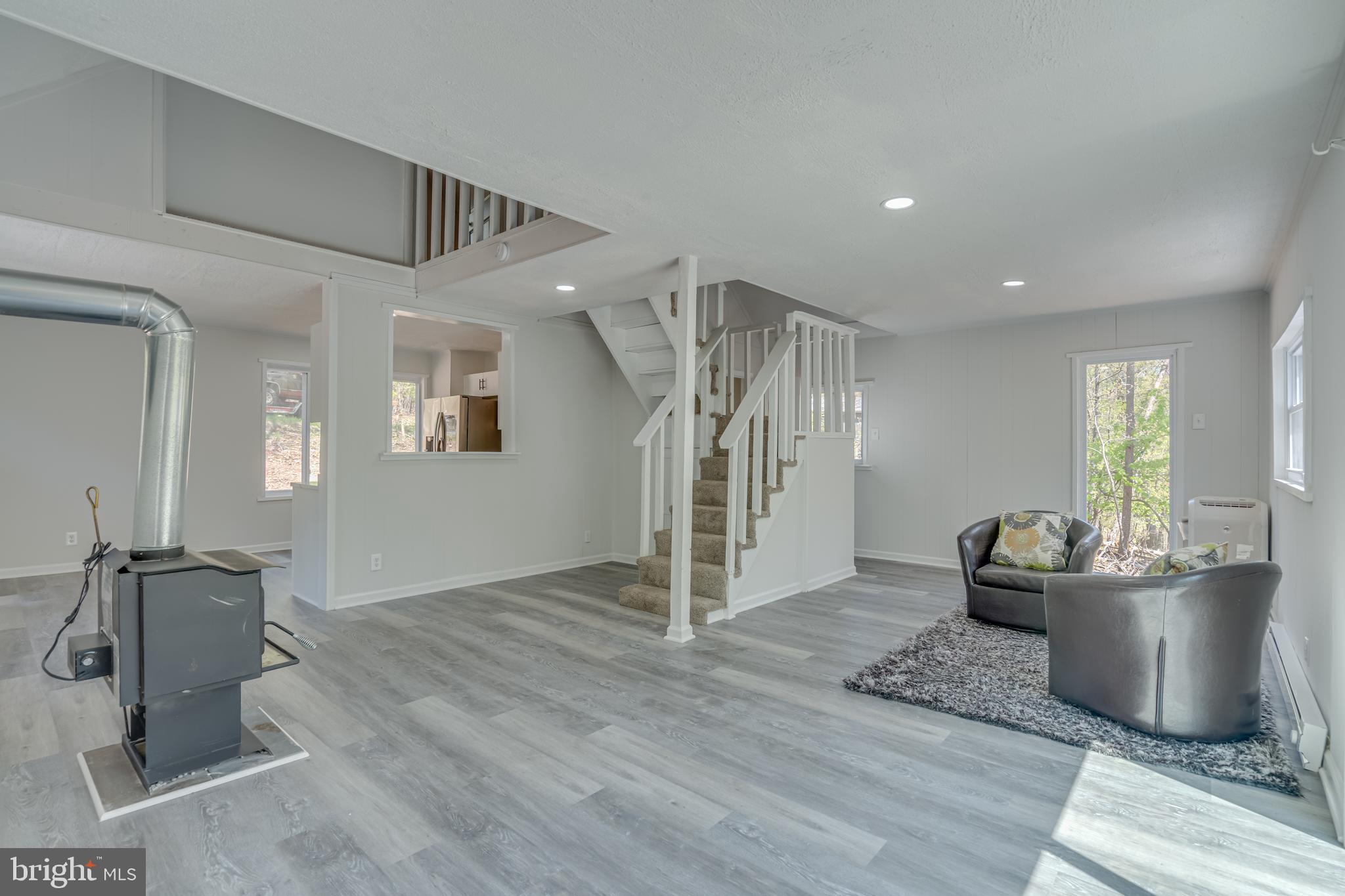 MOUNTAIN LICK RUN - Residential