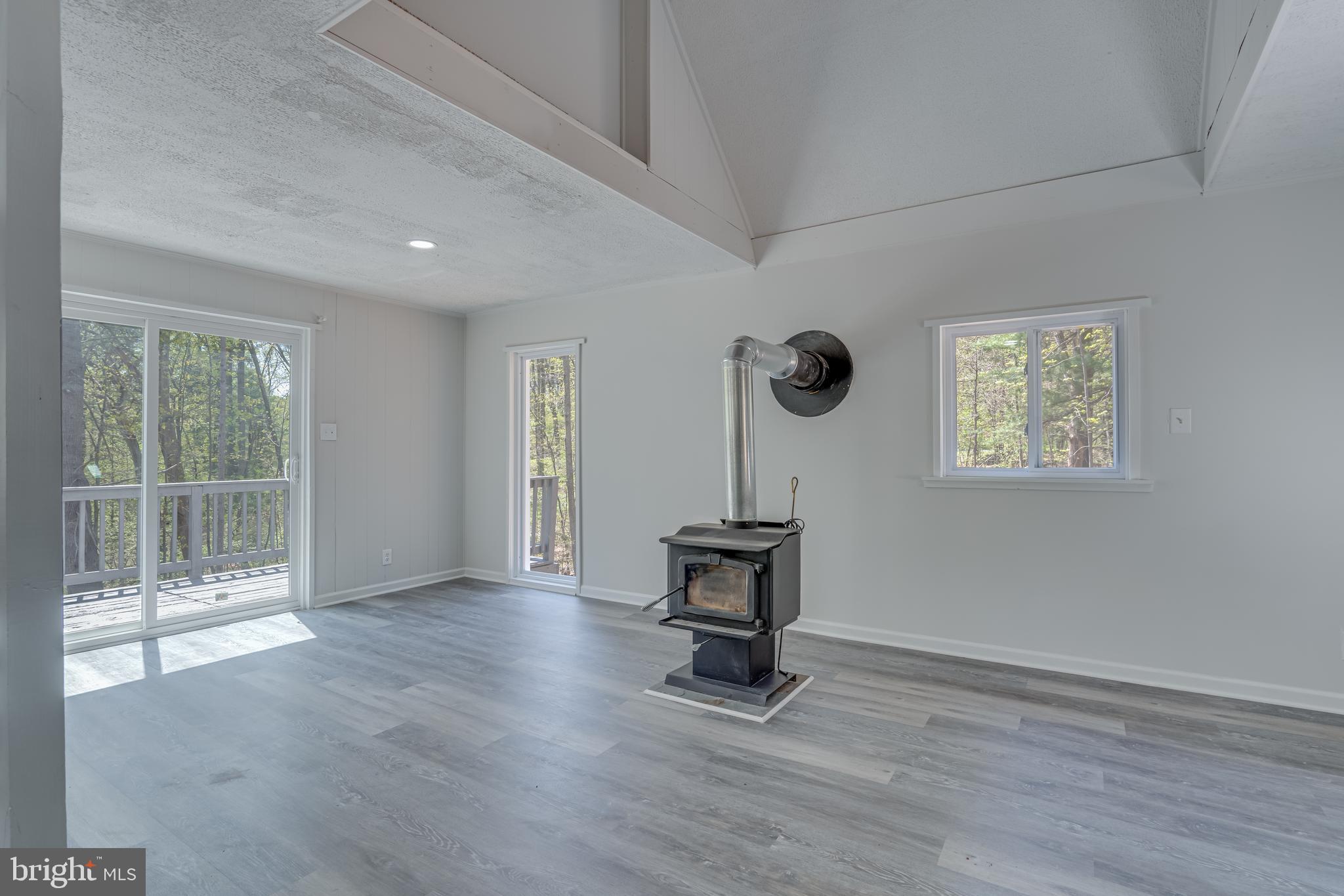 MOUNTAIN LICK RUN - Residential