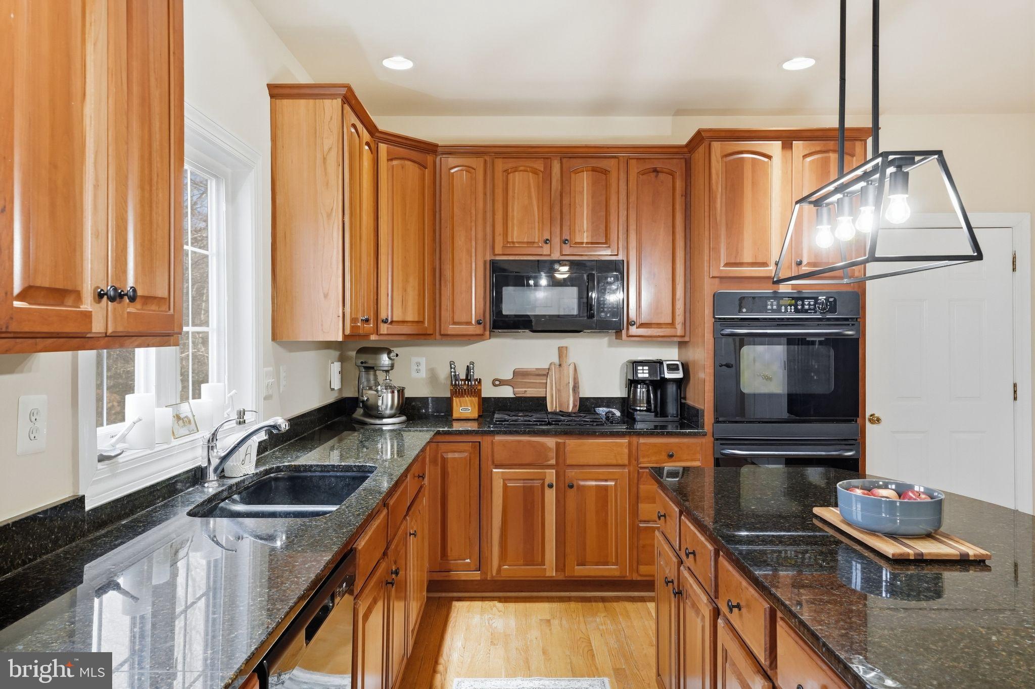 TOWLES - Residential