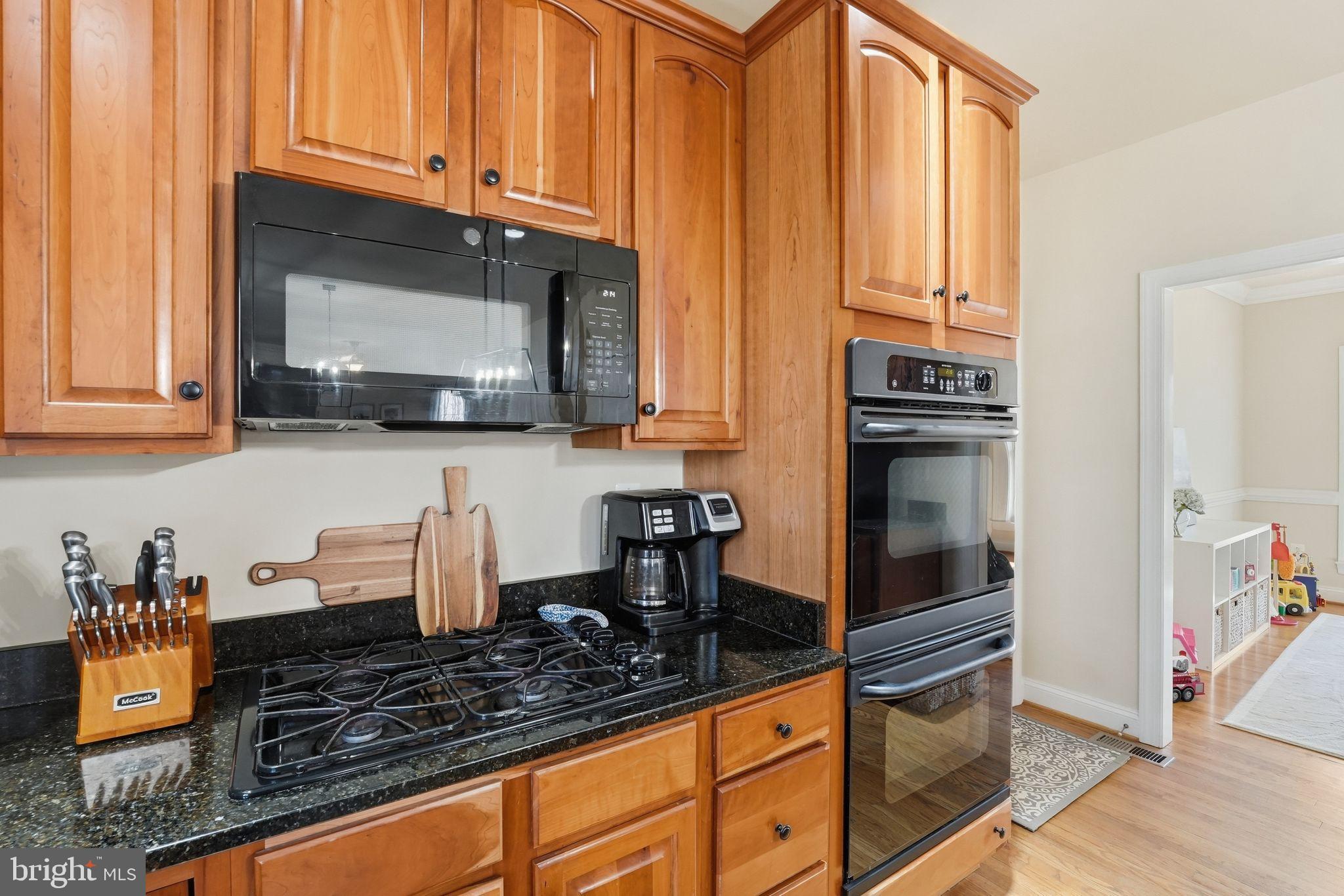 TOWLES - Residential