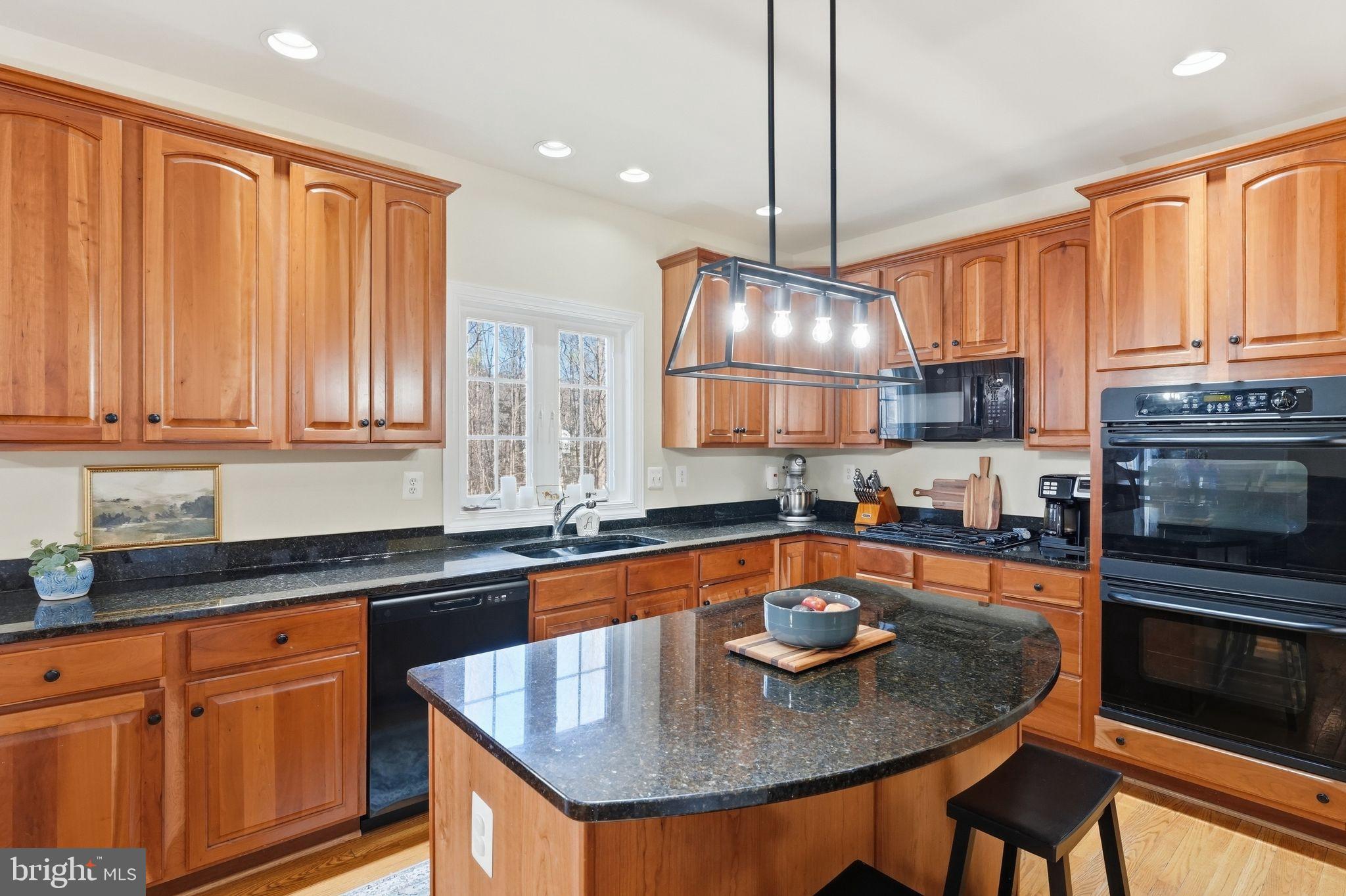 TOWLES - Residential