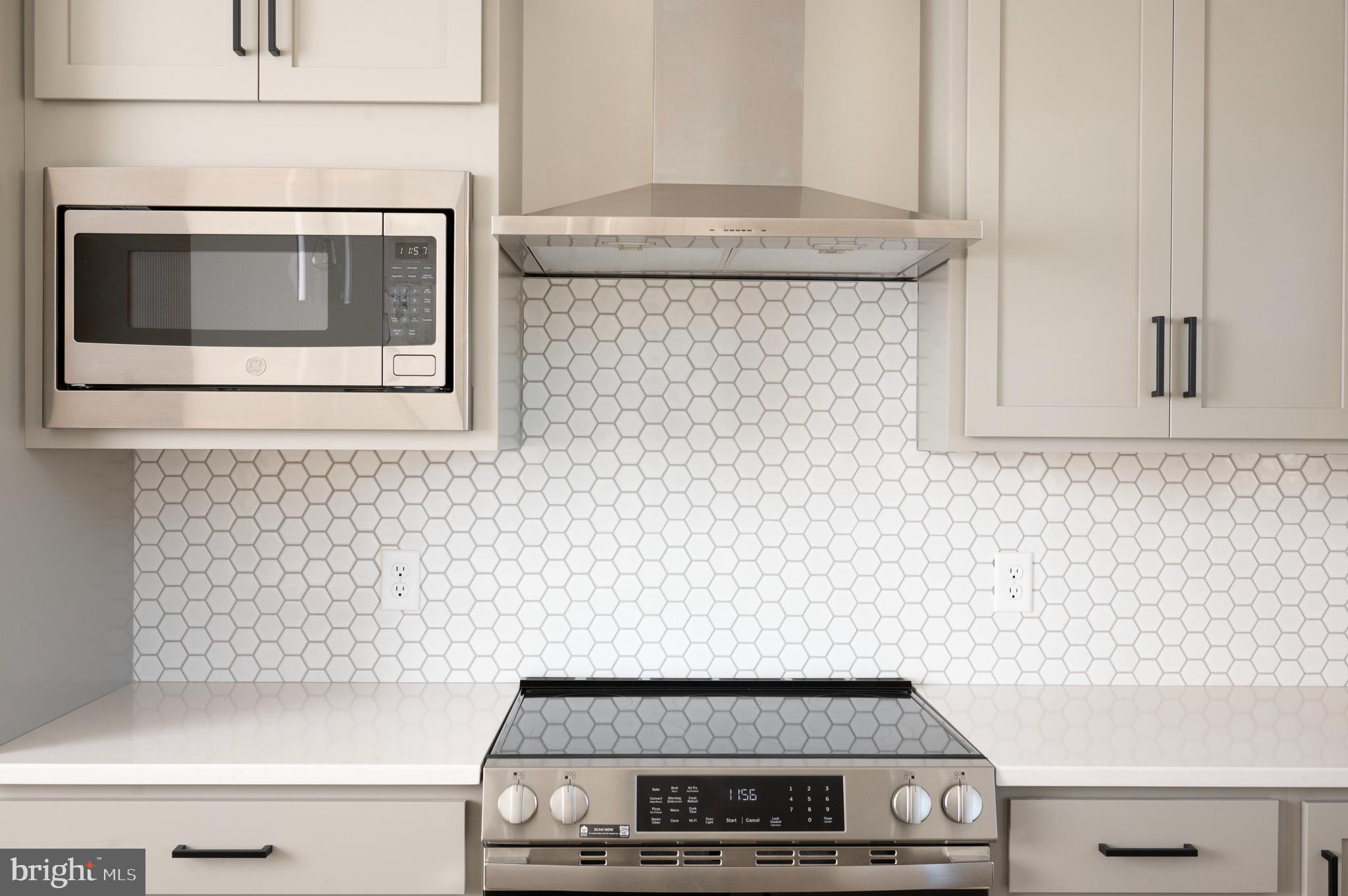 2453 SPRING WATER CIRCLE