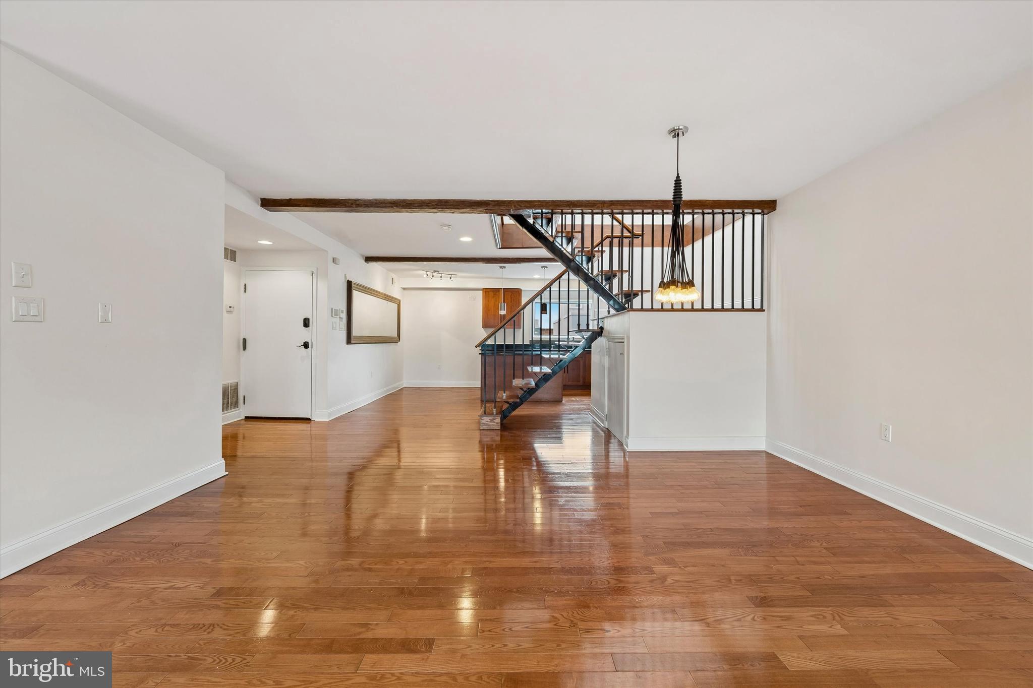 1111 MOUNT VERNON STREET 5