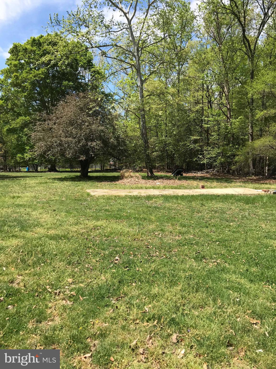 LIVINGSTON GROVE - Residential