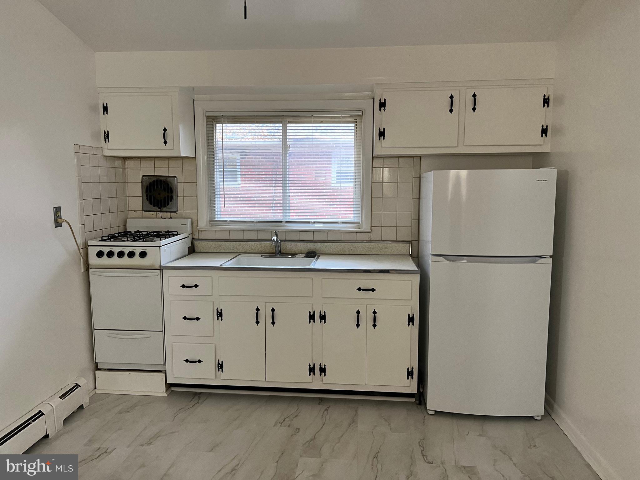 ROSEMONT - Residential Lease