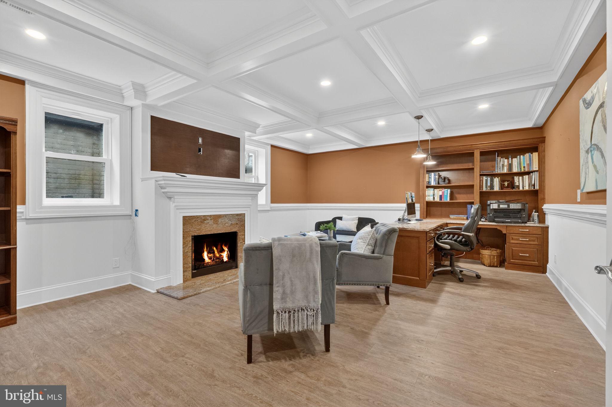 VALEWOOD MANOR - Residential