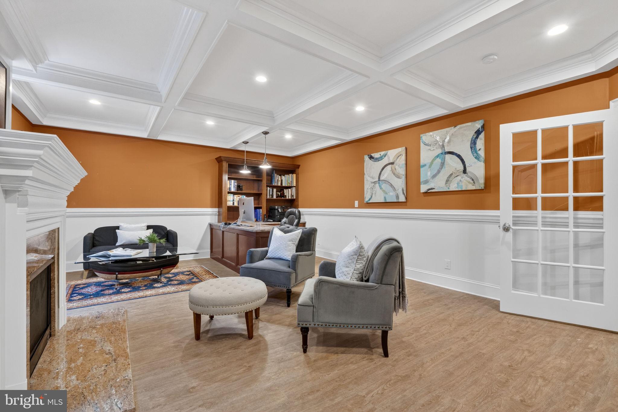 VALEWOOD MANOR - Residential