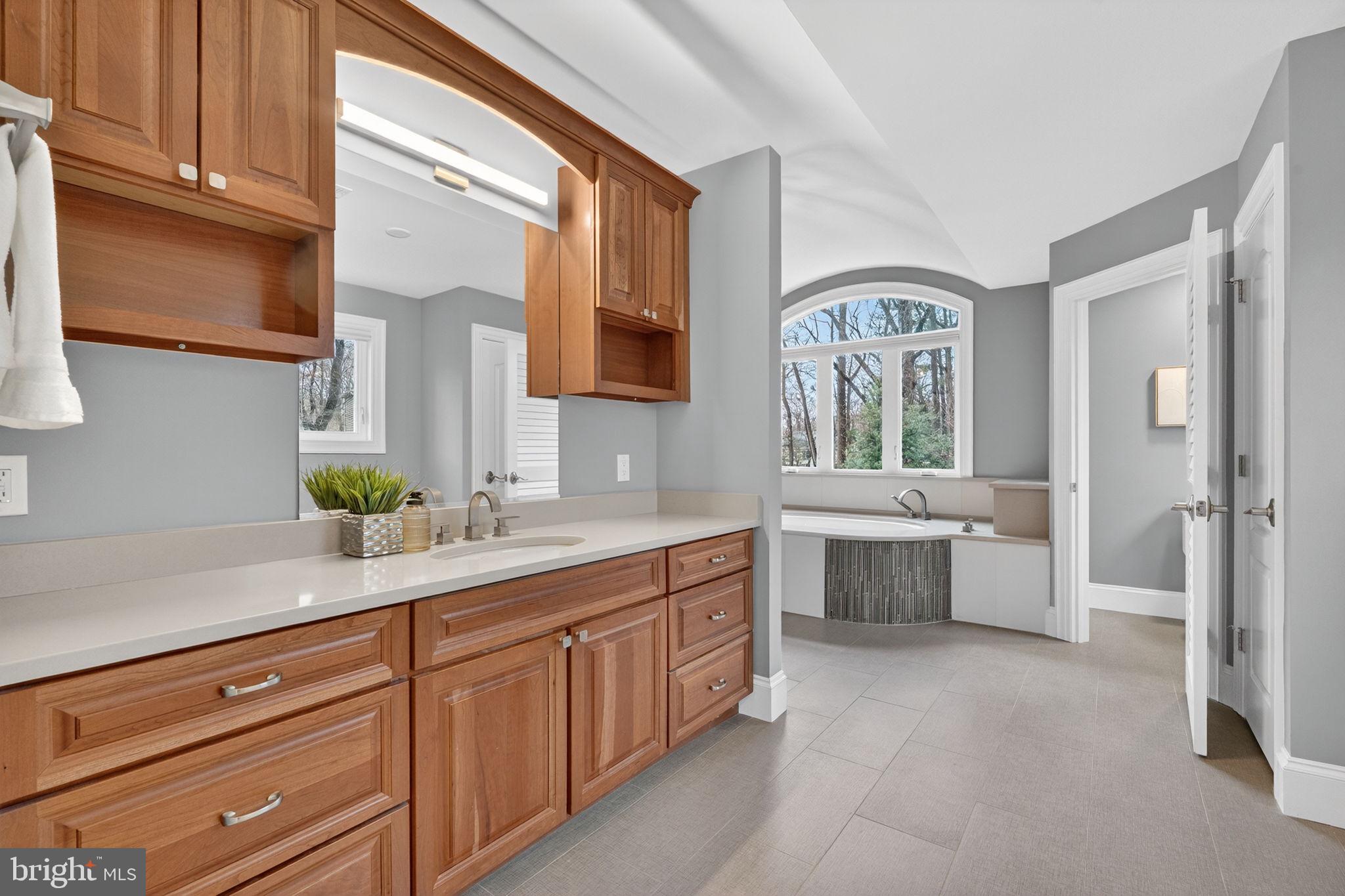 VALEWOOD MANOR - Residential