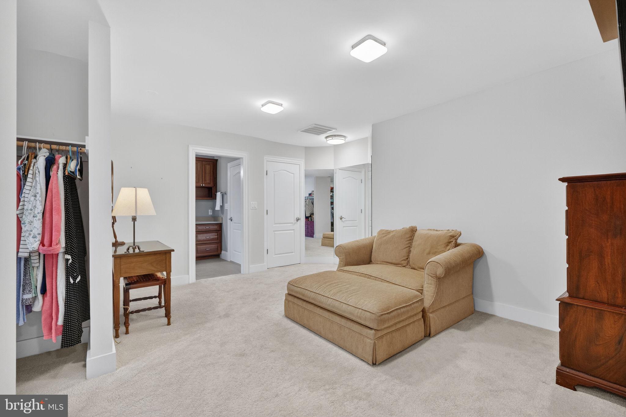 VALEWOOD MANOR - Residential