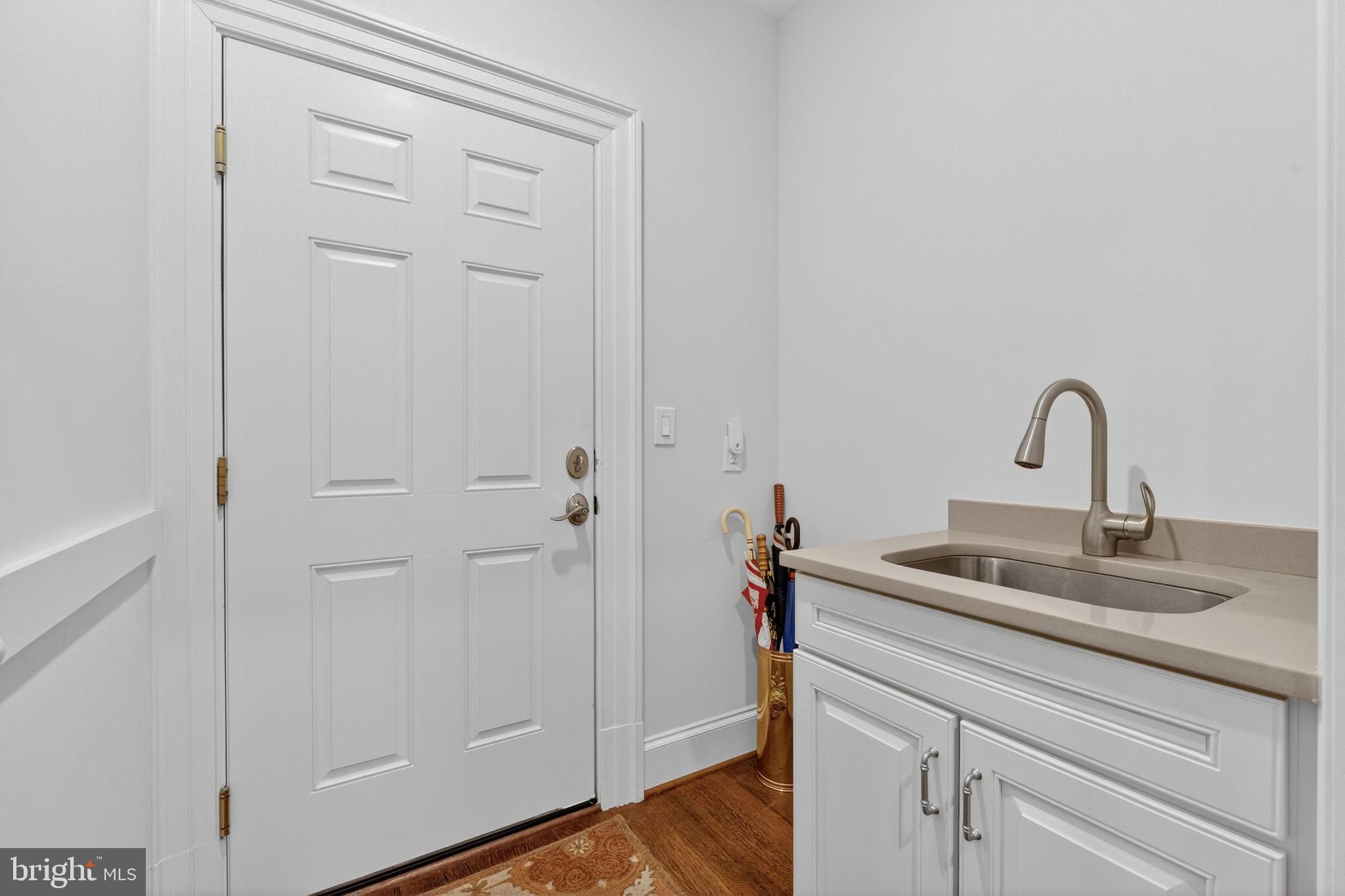 VALEWOOD MANOR - Residential