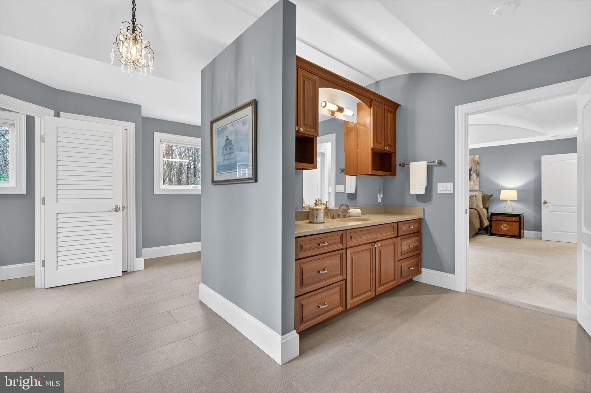 VALEWOOD MANOR - Residential