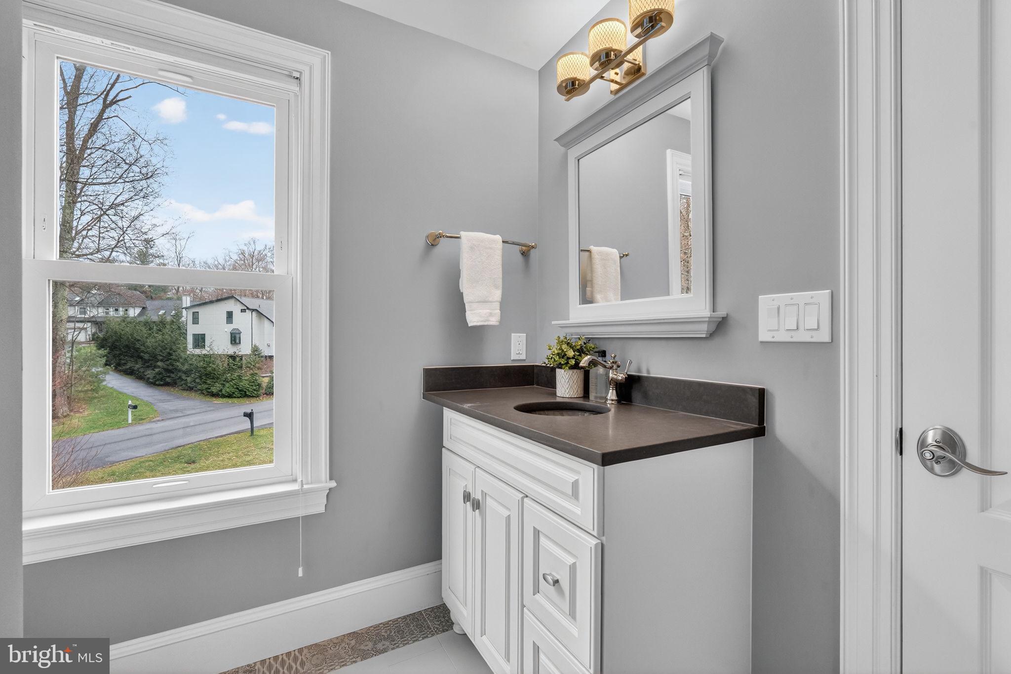 VALEWOOD MANOR - Residential