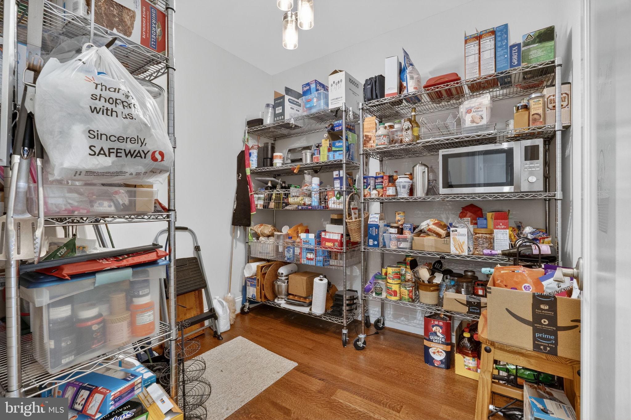 VALEWOOD MANOR - Residential